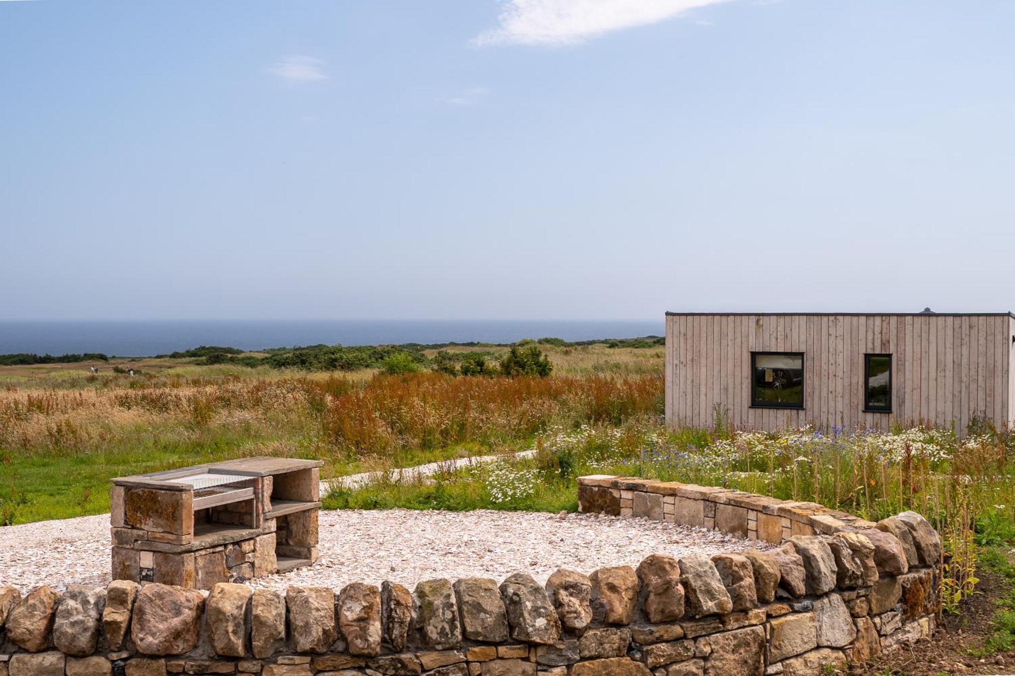 Rustic Cabins, Sea Views From Rewilded Farm With Highland Cows เซนต์แอนดรูว์ ภายนอก รูปภาพ