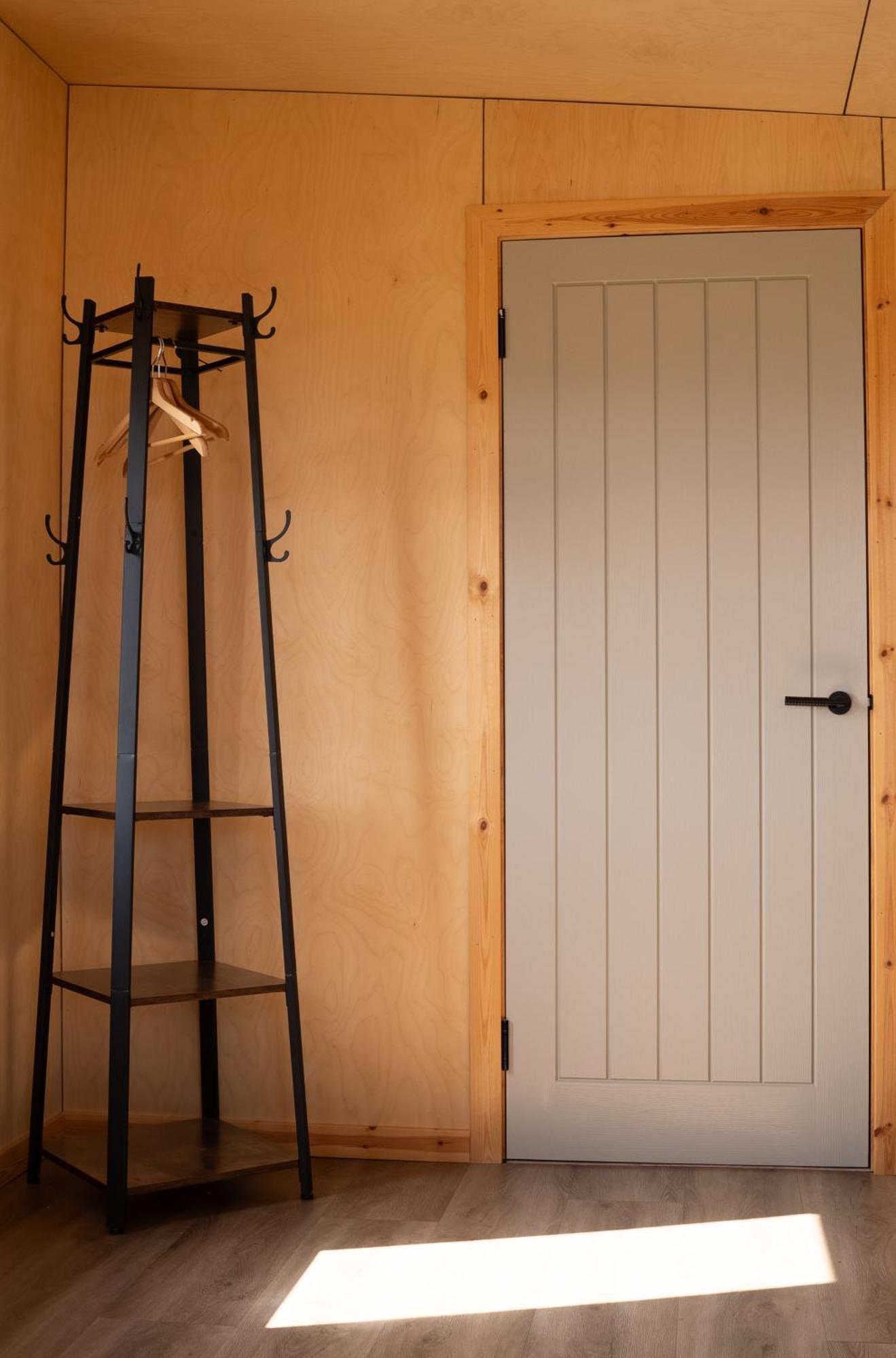 Rustic Cabins, Sea Views From Rewilded Farm With Highland Cows เซนต์แอนดรูว์ ภายนอก รูปภาพ