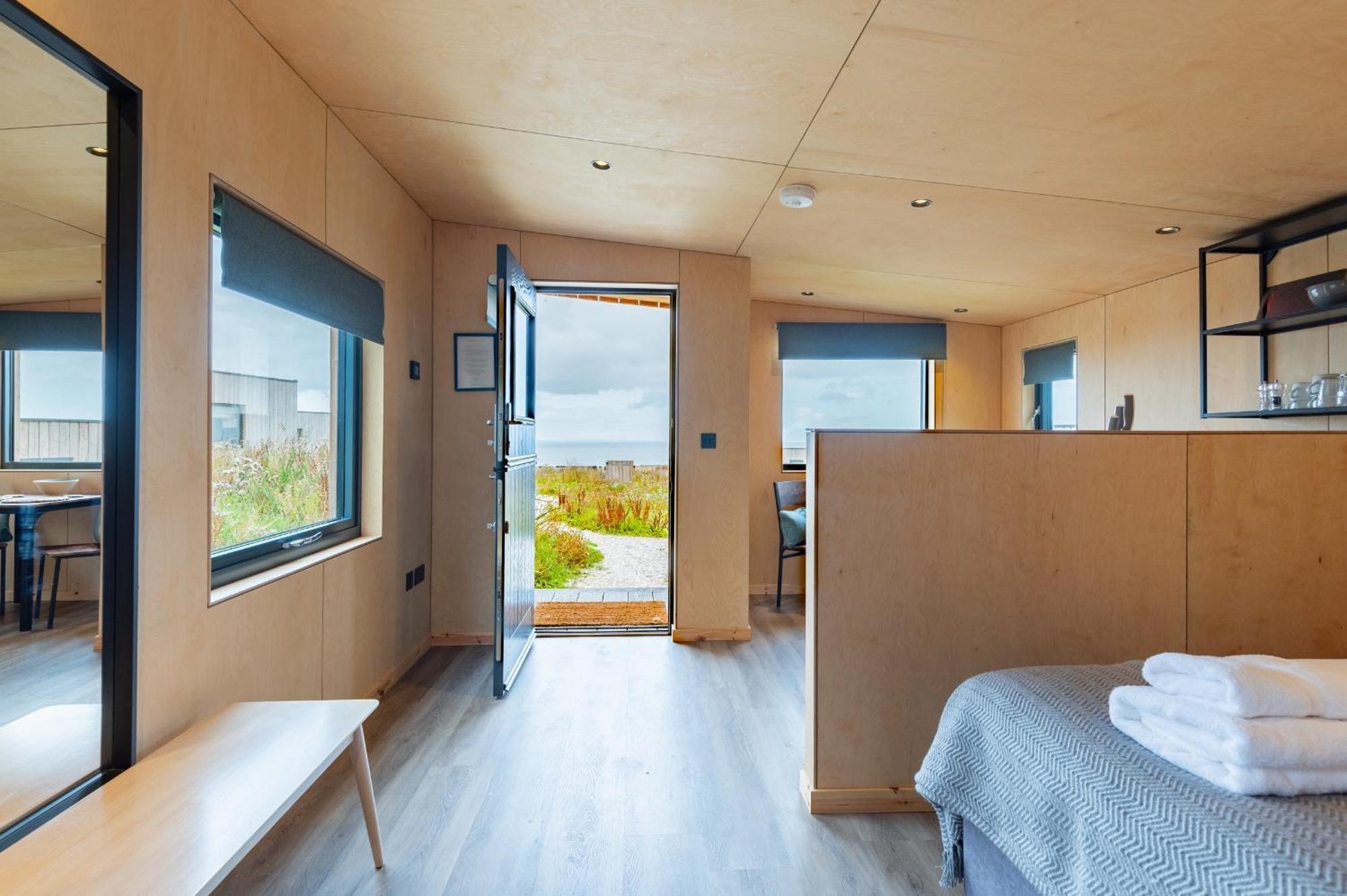 Rustic Cabins, Sea Views From Rewilded Farm With Highland Cows เซนต์แอนดรูว์ ภายนอก รูปภาพ